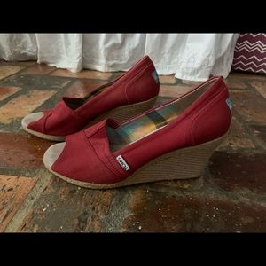Toms peep toe Wedges red 8.5